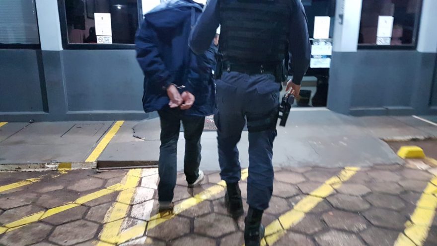 GM detém indivíduo após descumprir medida protetiva contra a mãe