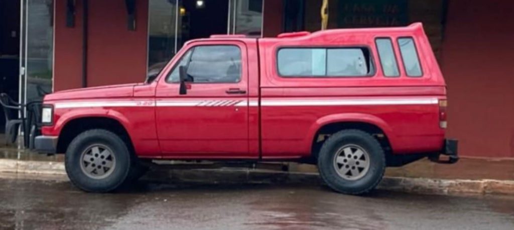 Caminhonete é furtada na Rua Paraná em Cascavel