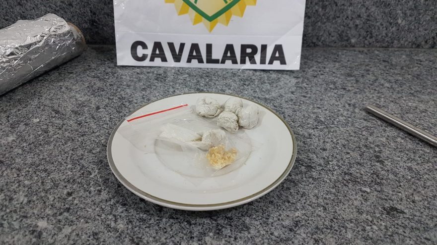 Três são encaminhados com drogas para a 15ª SDP
