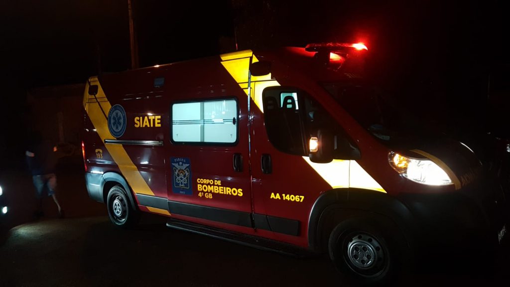 Vítima de queda de veículo é socorrida pelo Corpo de Bombeiros