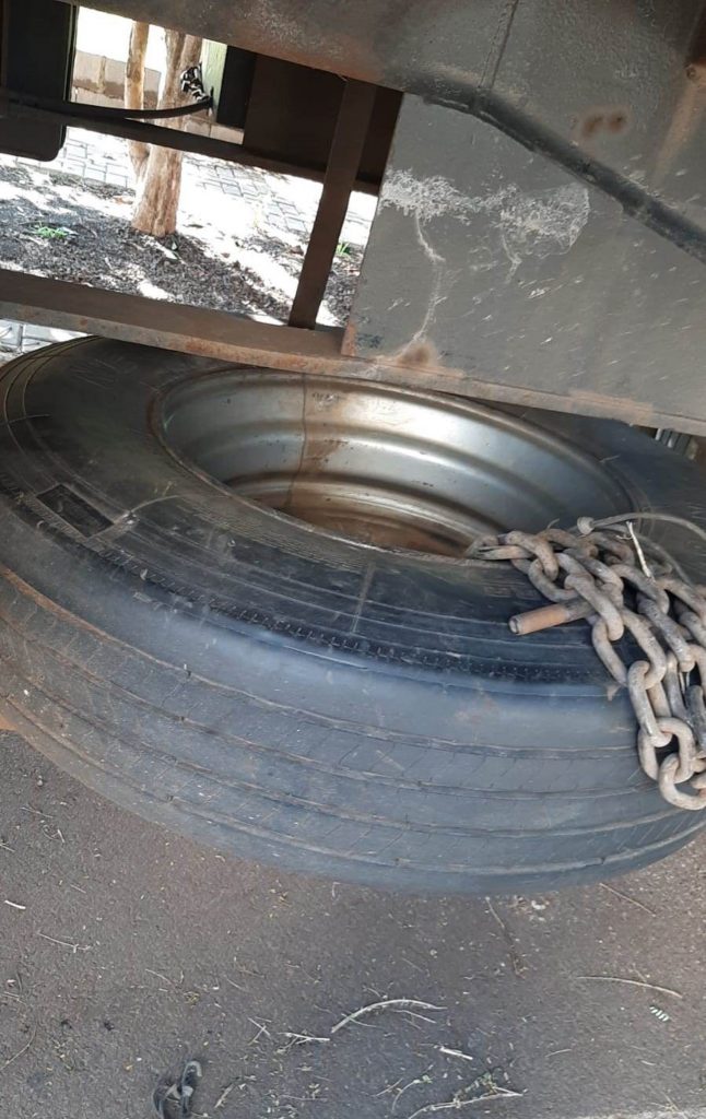 Pneu de caminhão é furtado no Santo Onofre