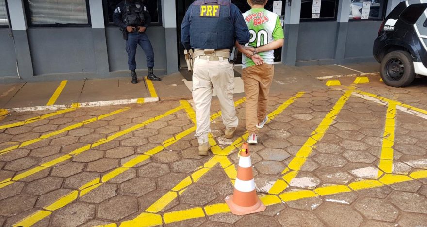 Dupla é detida com maconha durante ação da Polícia Rodoviária Federal