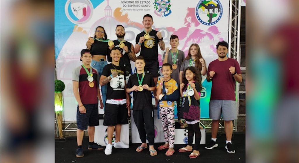Atletas cascavelenses participam do 31º Campeonato Brasileiro de Kickboxing