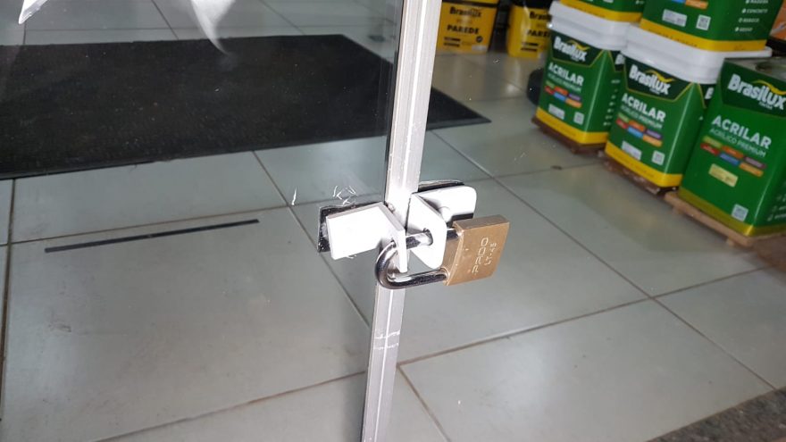 Loja de tintas é arrombada no Floresta
