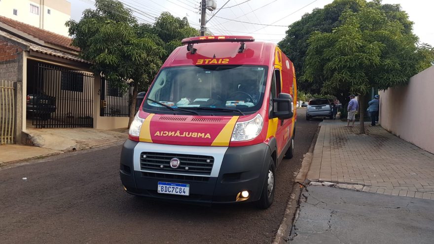 Homem fratura mão ao cair de escada no Parque Verde