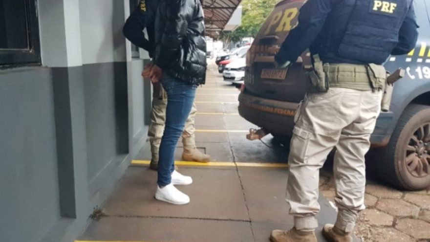 Indivíduo portando arma de fogo é detido pela PRF