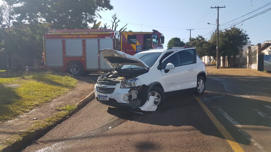 Mais uma colisão de trânsito é registrada em Cascavel; Desta vez, Tracker e S10 bateram no Canadá