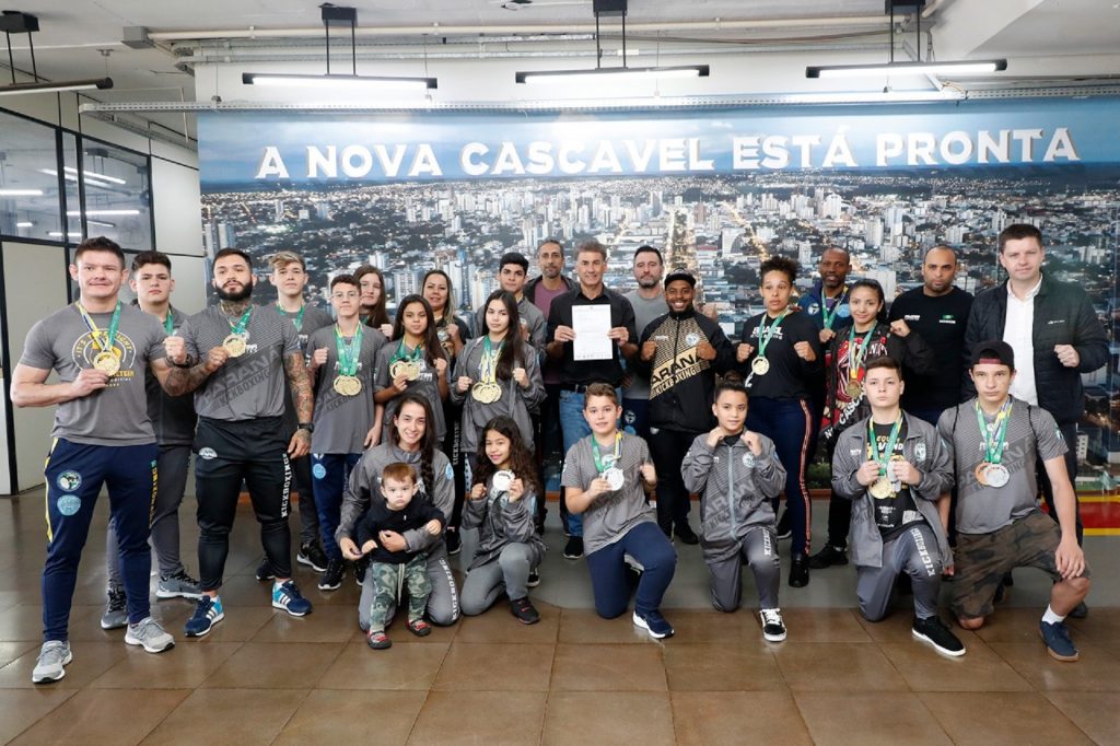 Kickboxing: Paranhos recebe atletas cascavelenses que representaram o Paraná no Campeonato Brasileiro