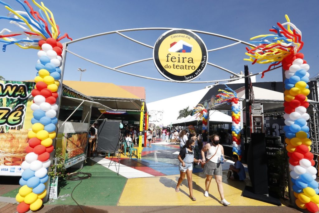Olha a cobra, é mentira! Feira do Teatro terá arraial neste domingo (26)