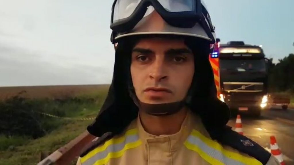 “Foi constatado que o motorista estava em óbito dentro do veículo” relatou Tenente Cícero do Corpo de Bombeiros