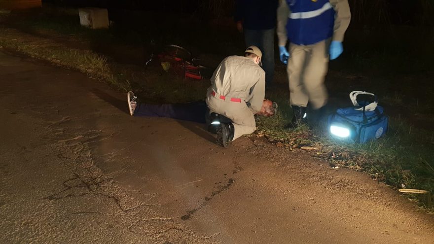 Homem sofre queda de bicicleta e fica ferido no Bairro Periolo