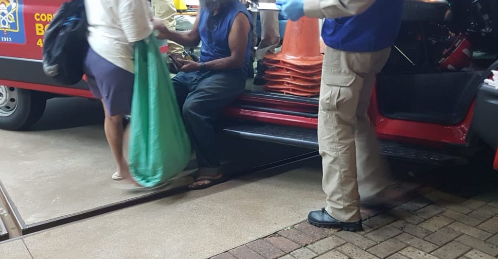 Homem de 58 anos é empurrado contra o chão e fica ferido na Av. Brasil
