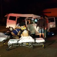 Imagem referente a Grave colisão de trânsito no Jardim Itália termina com uma pessoa morta e outras quatro feridas