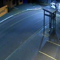 Imagem referente a Em mais um ângulo é possível notar força do impacto em acidente com morte na Rua Itália