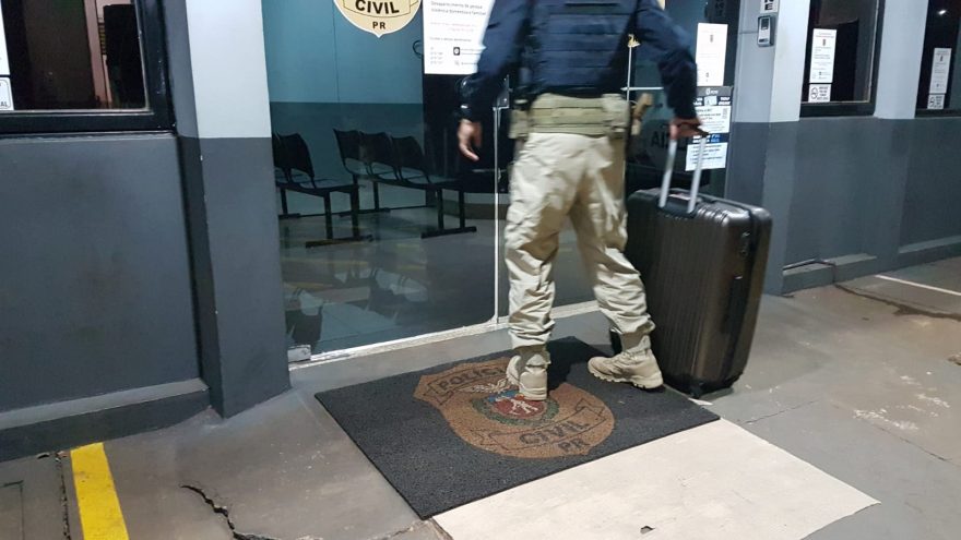 Polícia Rodoviária Federal apreende duas malas com maconha na BR-277