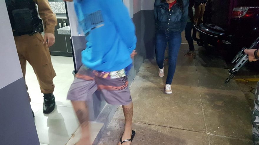 Trio é detido com duas porções de crack no Centro de Cascavel