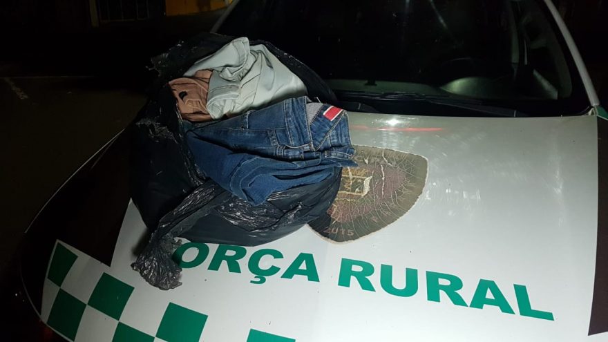 Loja de roupas é arrombada no Centro e Guarda Municipal recupera roupas furtadas