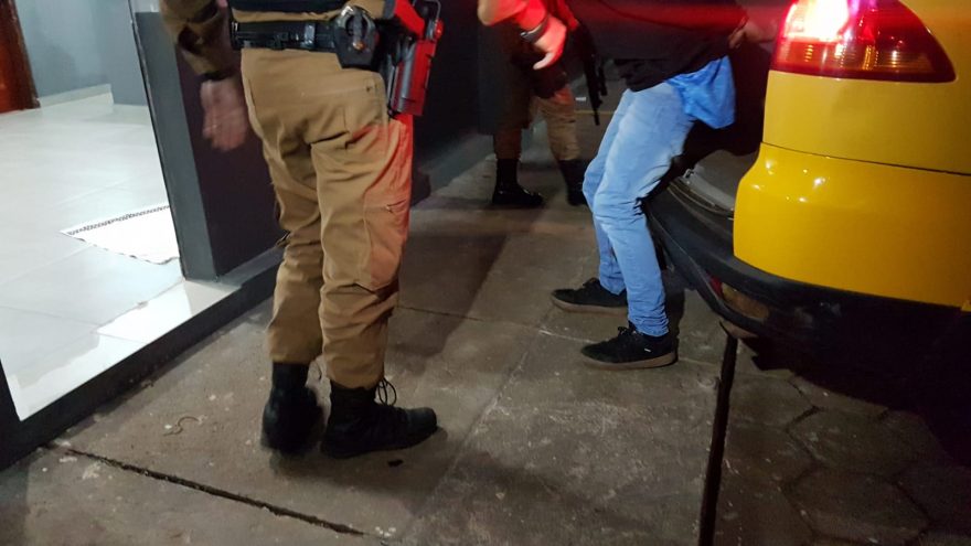 Adolescente é apreendido com porções de maconha e cocaína no Bairro Santa Cruz, em Cascavel