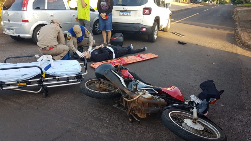 Motociclista fica ferido após colisão com Jeep no Bairro Alto Alegre