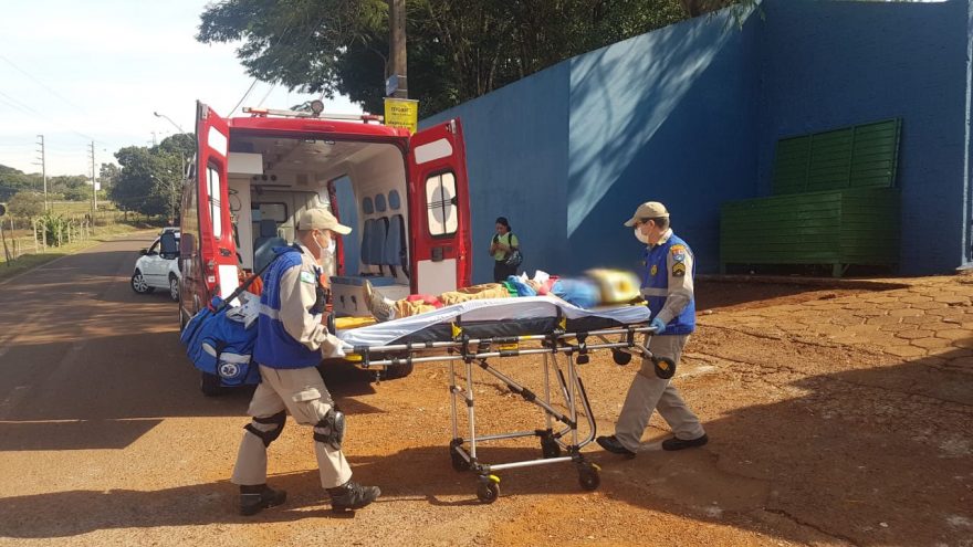 Bombeiros atendem vítima que sofreu queda de veículo no Bairro Brasmadeira