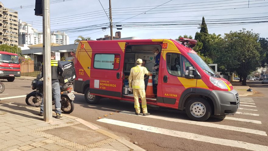 Motociclista fica ferido em acidente no Centro