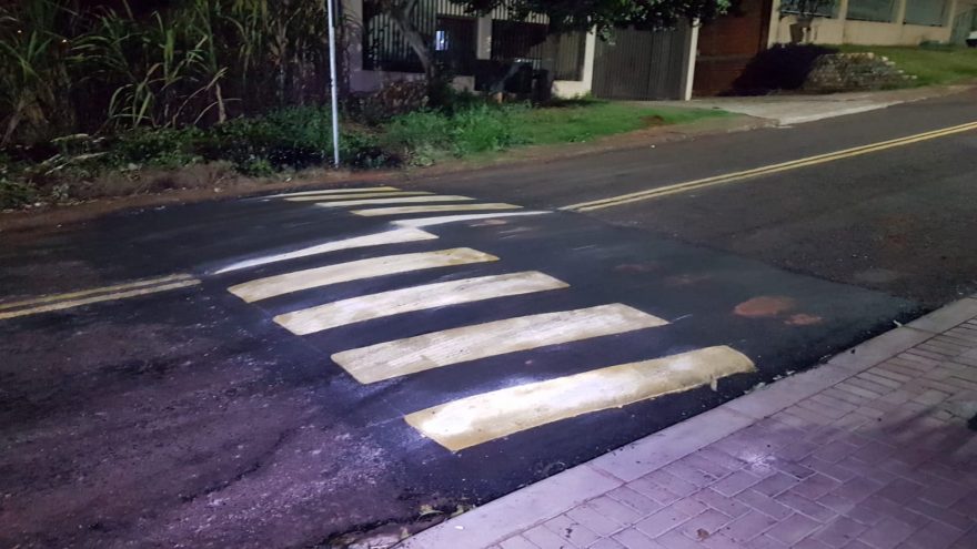 Quebra-molas é implantado na Rua Imigração para evitar acidentes