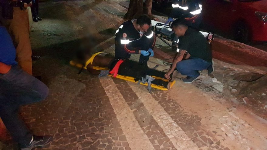 Indivíduo em surto furta chiclete na frente de proprietário, que acionou a PM