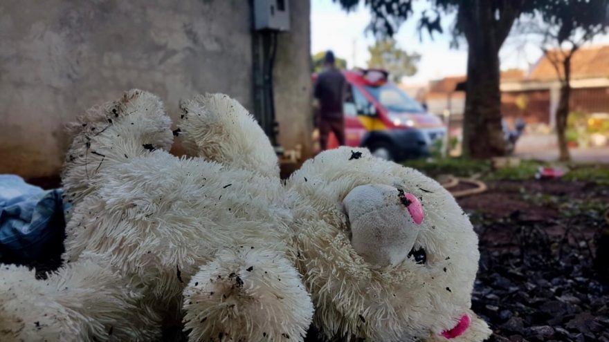 Mãe sofre queimadura após salvar criança de incêndio no Sanga Funda