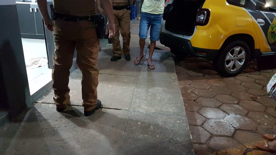 Após entrar em vias de fato com mulher, indivíduo é detido