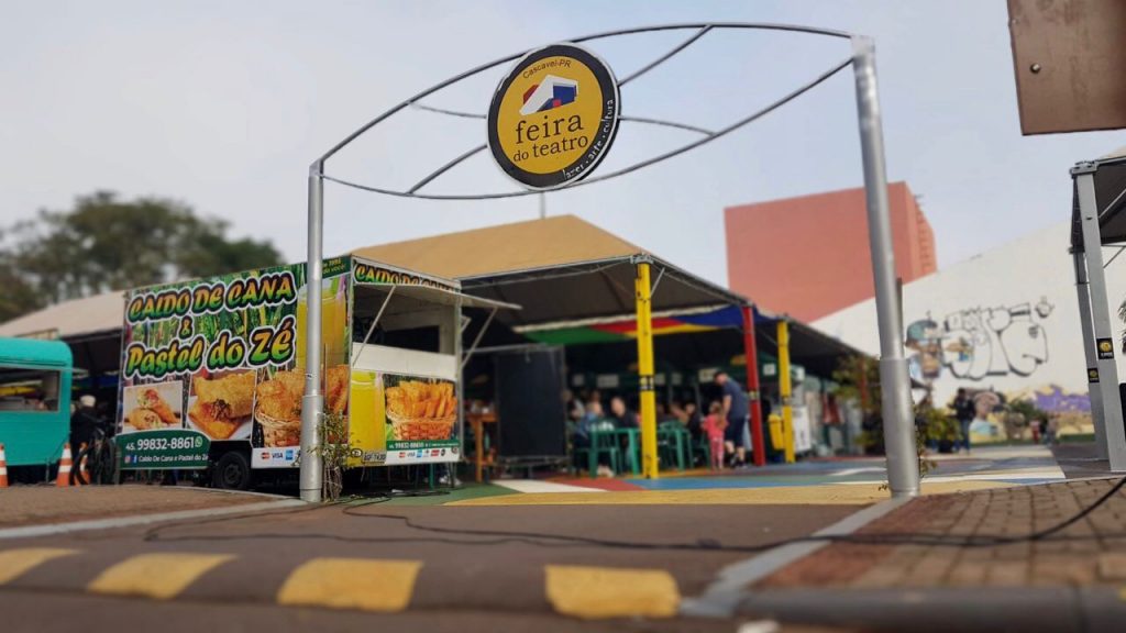 Hoje (26) não teve Feira do Teatro… É mentiraaa! Teve até “arraiá”
