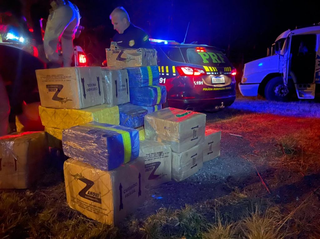 PRF apreende 1,8 tonelada de maconha durante o fim de semana no Paraná