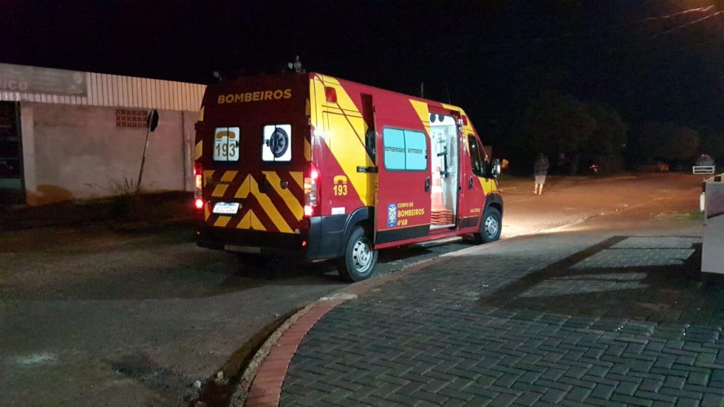 Motociclista fica ferido após colisão de trânsito no Bairro São Cristóvão, em Cascavel