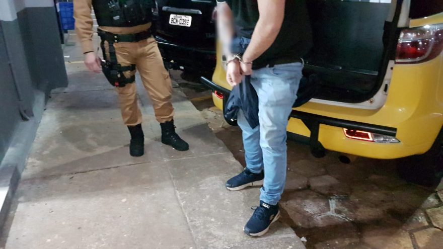 Em posse de arma de fogo, homem é detido pela Rocam na Praça da Bíblia