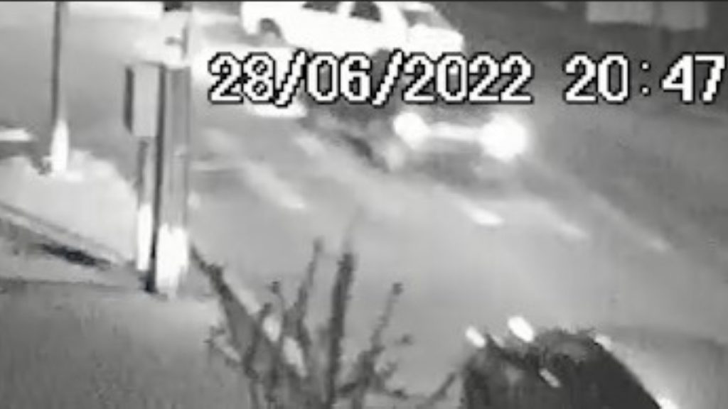 Novas imagens de câmeras de monitoramento mostram momento do capotamento no Centro