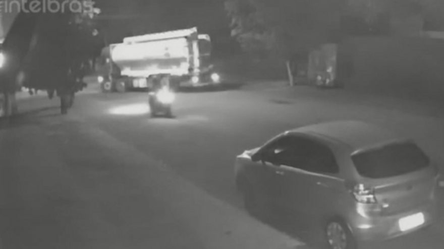 Câmera flagra acidente que deixou motociclista ferido na Neva