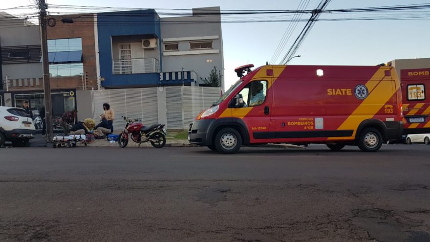 Motociclista sofre várias contusões em acidente no Centro