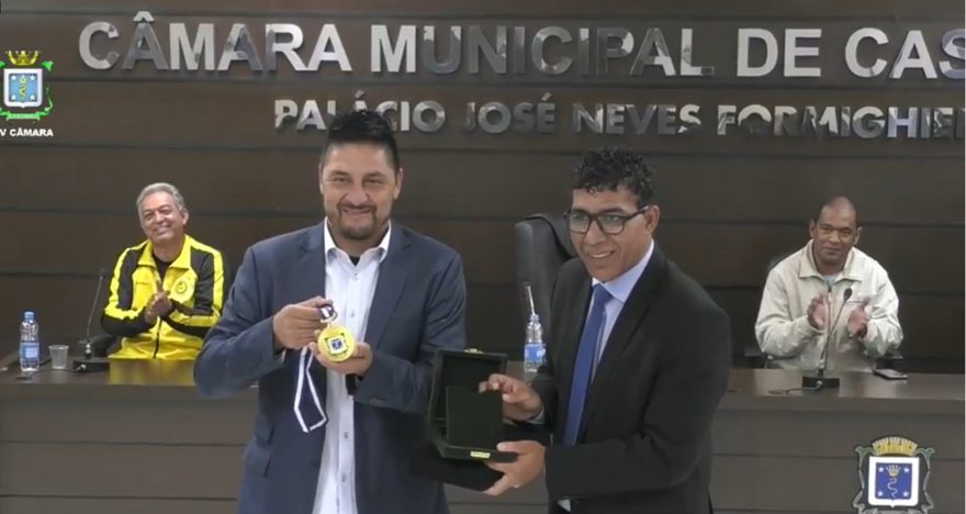 Cristiano Ávalos dos Passos, jogador natural de Cascavel que já foi campeão brasileiro é homenageado na câmara