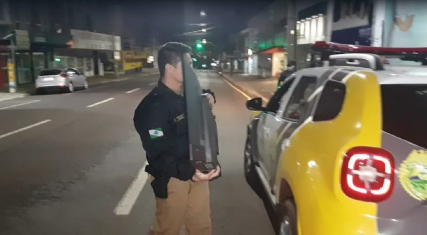 TV furtada em loja arrombada no Centro é recuperada pela PM; outras três lojas foram violadas