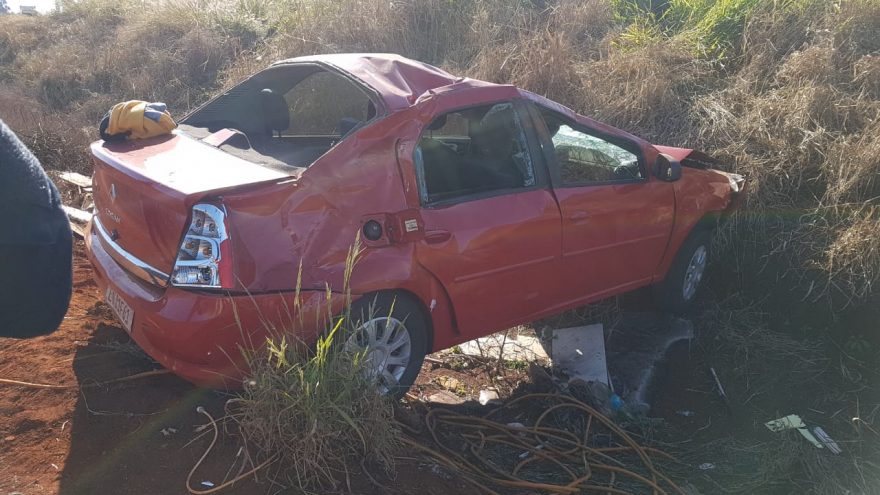 Duas mulheres e uma criança ficam feridas em capotamento na BR-467