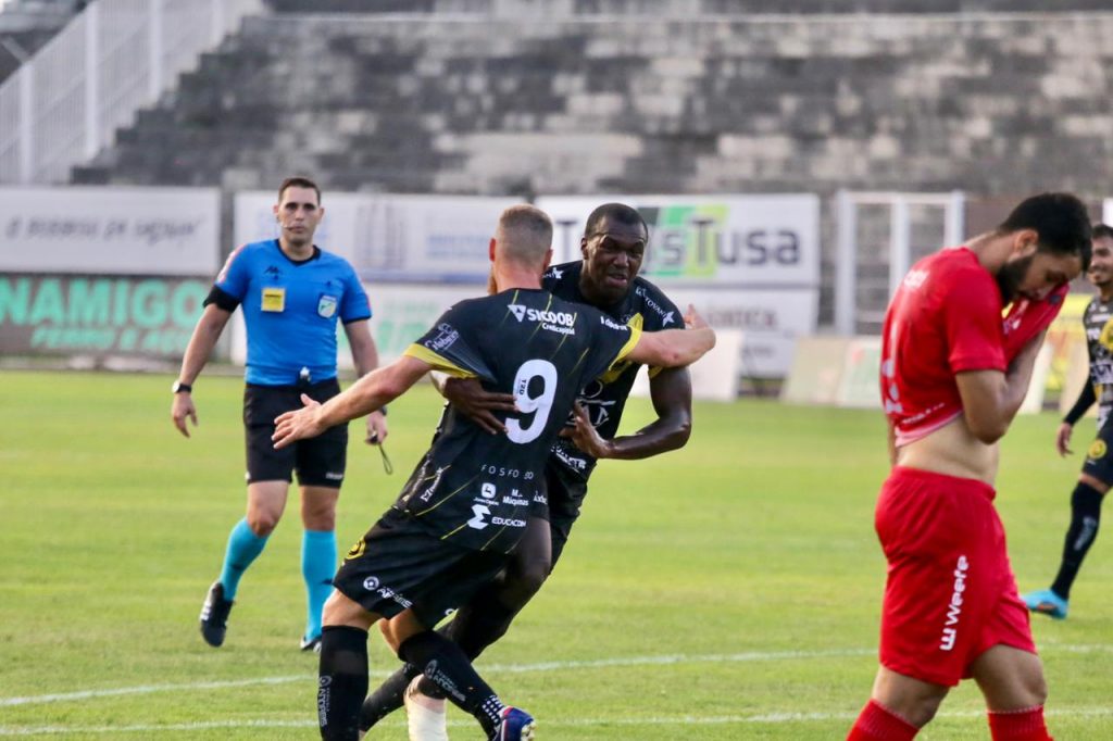 FC Cascavel terá desfalques e retorno contra o São Luiz