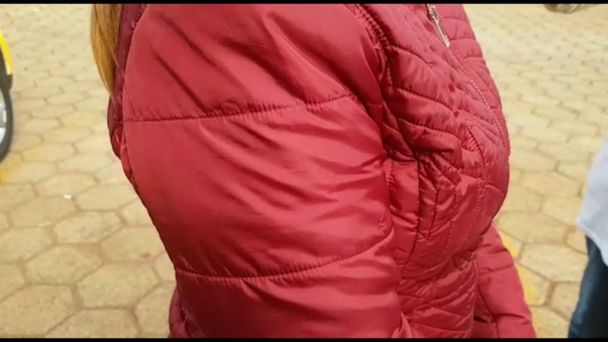 “Indignante”: Comerciante desabafa após dar comida a morador de rua e ter celular furtado do balcão