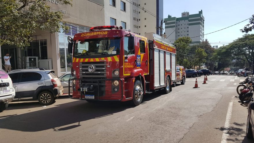 Fumaça no 10º andar de condomínio mobiliza Corpo de Bombeiros ao Centro