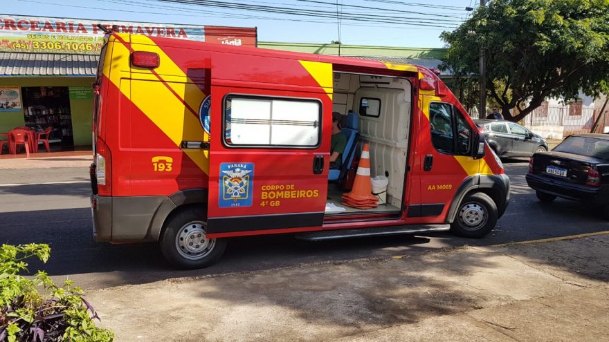 Forte colisão entre carros deixa duas pessoas feridas no Alto Alegre