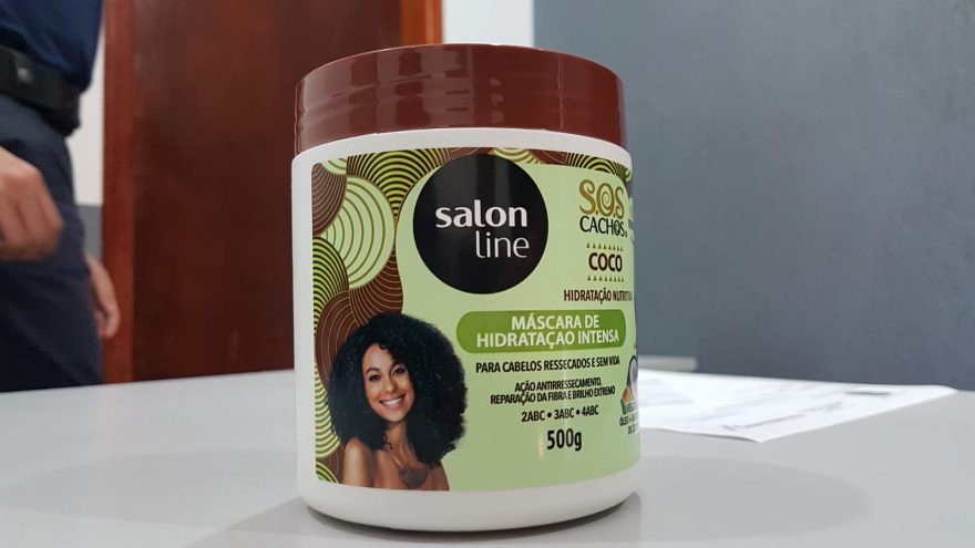 Sextou com S de “Sem Hidratação”: jovem é detida após furtar creme para cabelo em farmácia