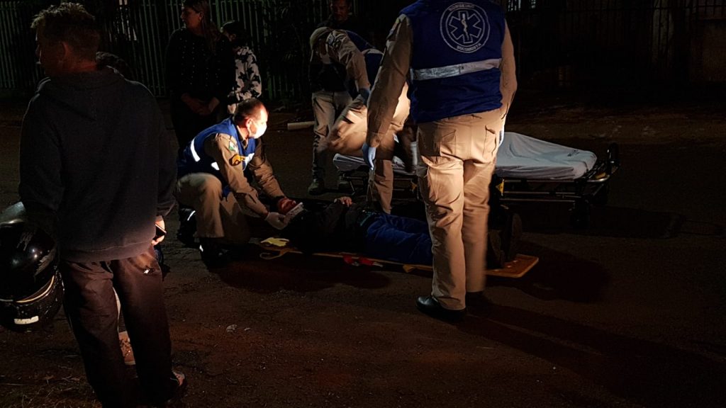 Homem fica ferido após colisão entre motocicletas no Julieta Bueno