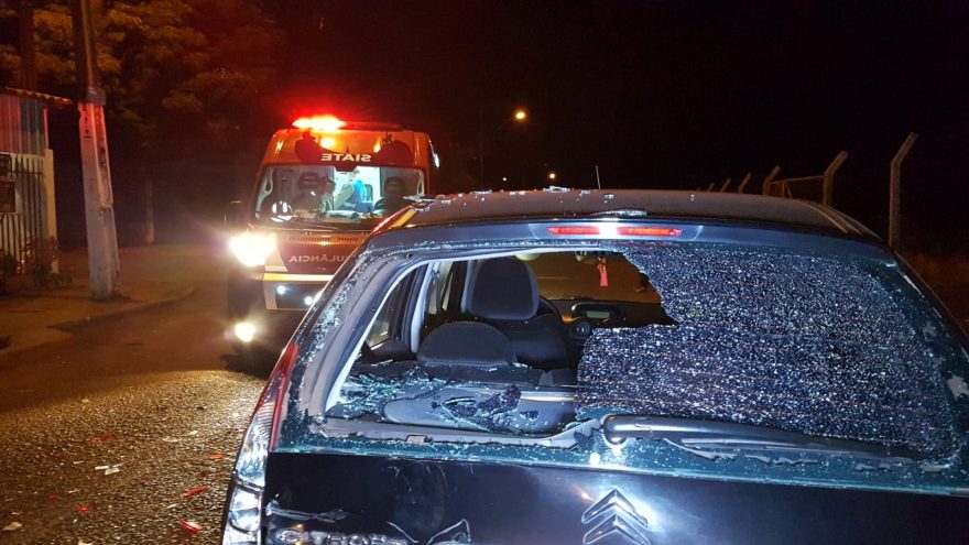 Motociclista fica ferido ao atingir veículo parado no Paulo Godoy