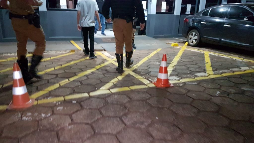 Motorista é detido por embriaguez ao volante na Avenida Barão do Rio Branco