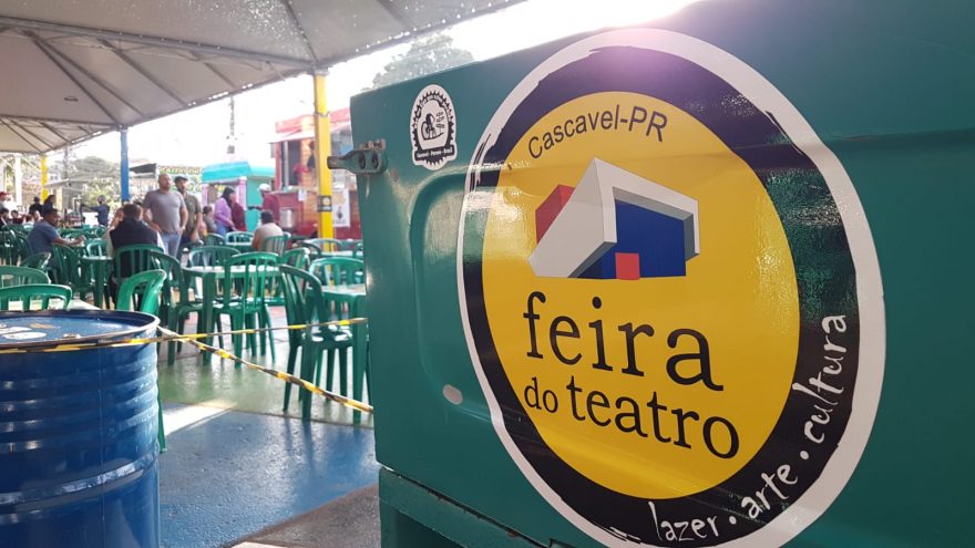 Feira do Teatro é opção de lazer e entretenimento na manhã deste domingo