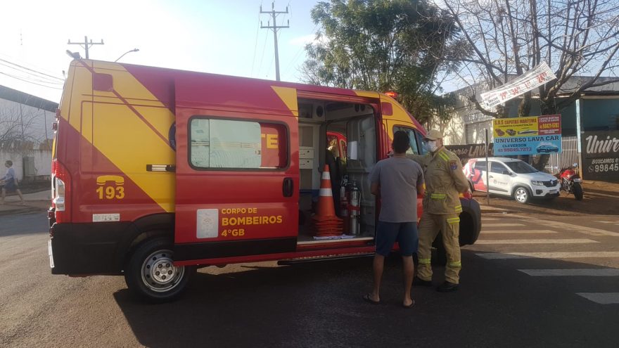 Carro e moto colidem no Universitário