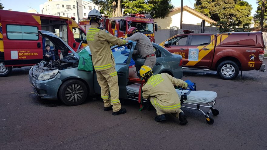 Duas pessoas ficam feridas em acidente no Bairro Neva